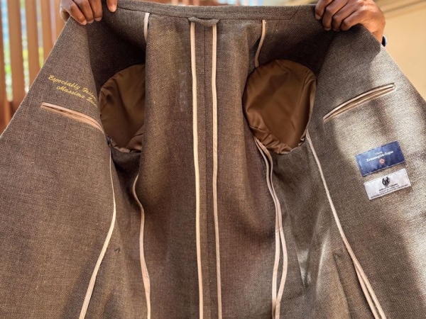 The Ultimate Fabric Guide: Wool, Linen, and Cashmere for Suits in Vietna